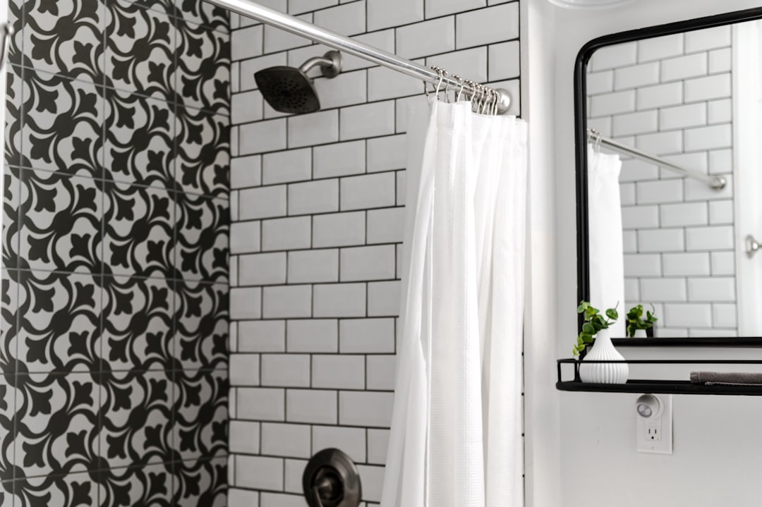 Bathroom remodeling in Lakewood, CA